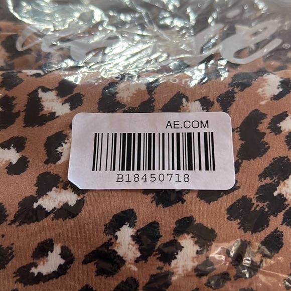 NWT Aerie Offline Neutral Leopard Crossover Leggings Sz S - Picture 11 of 11